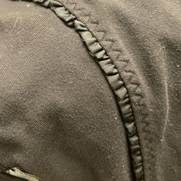 Women's Lululemon jacket - Picture 4 of 4